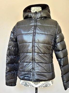Tna Black Puffer Jacket Size Small